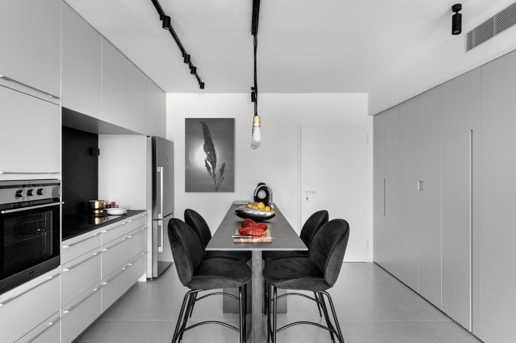 Yefet - By Beach Apartments Tlv Tel Aviv Exterior photo