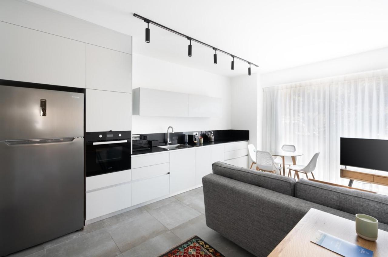 Yefet - By Beach Apartments Tlv Tel Aviv Exterior photo